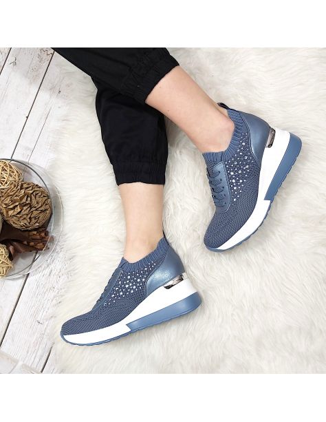 Buty sportowe na koturnie