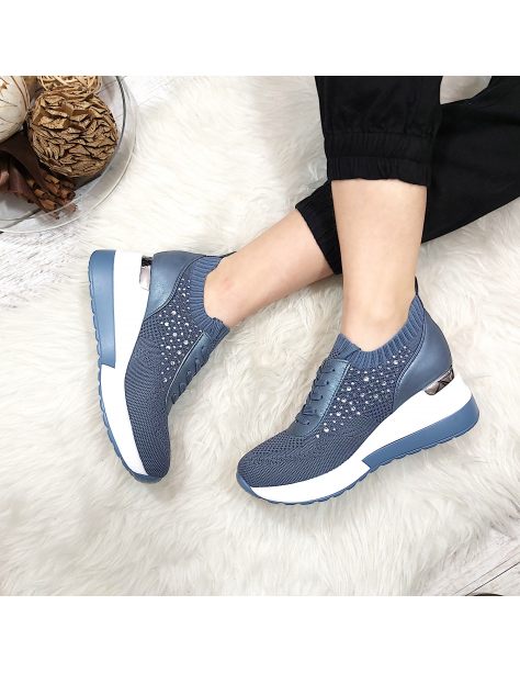 Buty sportowe na koturnie