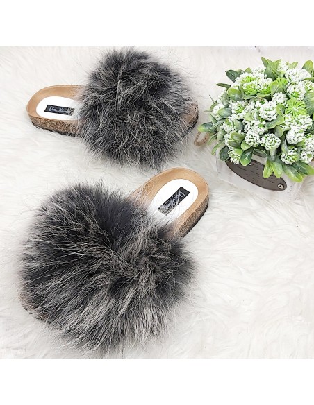 Klapki z dużym łańcuchem