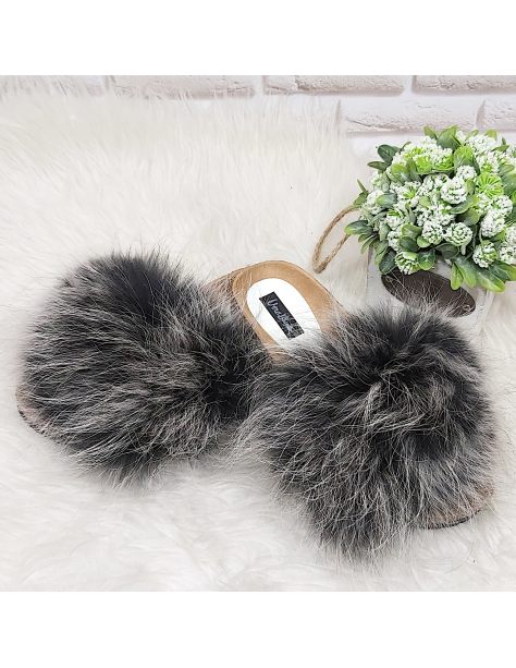 Klapki z dużym łańcuchem