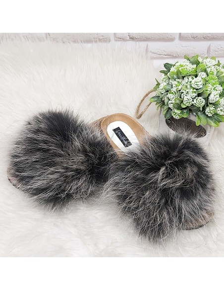 Klapki z dużym łańcuchem