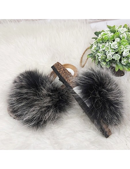 Klapki z dużym łańcuchem