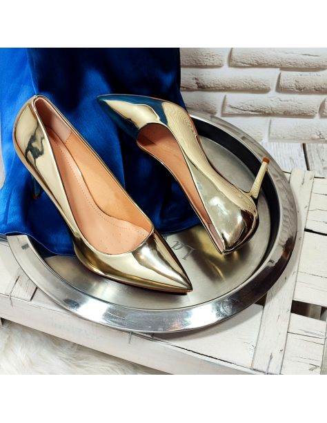 Złote szpilki damskie