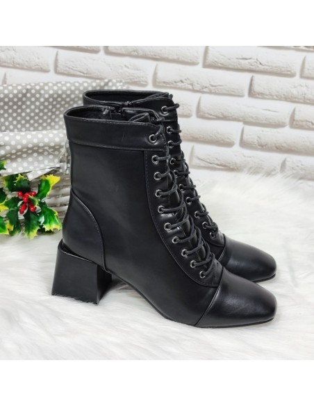 Botki damskie wiązane