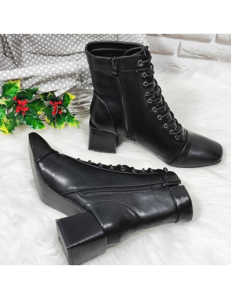 Botki damskie wiązane