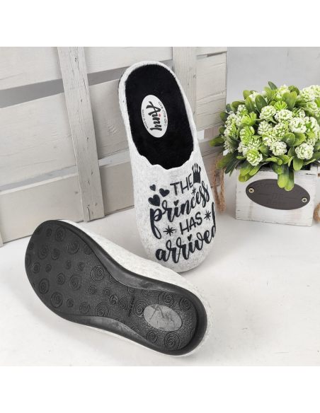 Hiszpańskie filcowe kapcie...