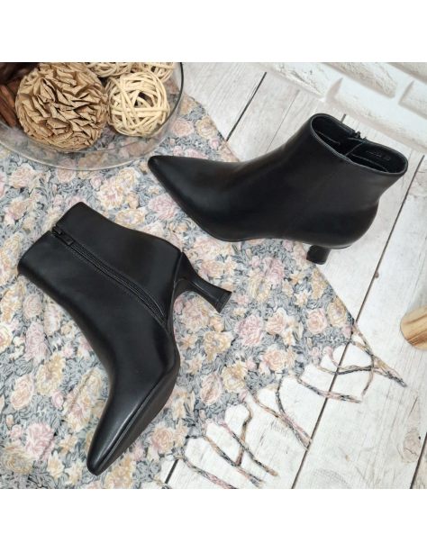 Botki damskie a obcasie suwak