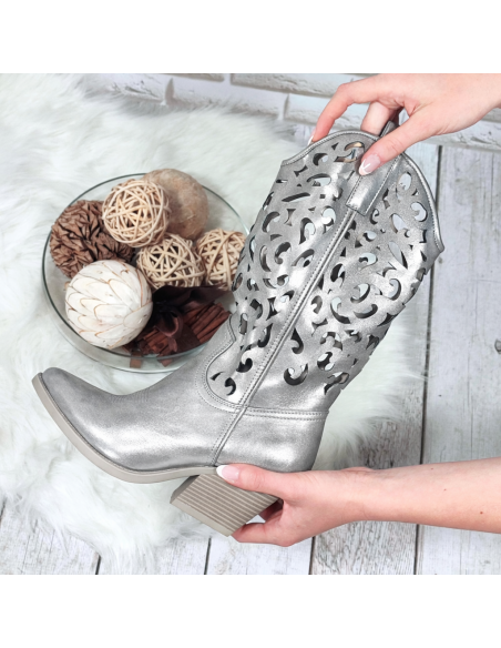 Kowbojki srebrne kozaki...