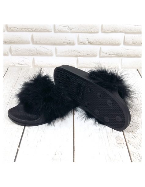 Klapki z piórkami profilowana podeszwa