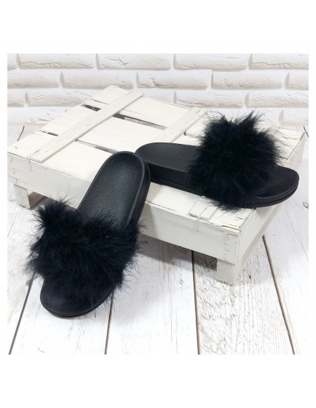 Klapki z piórkami profilowana podeszwa