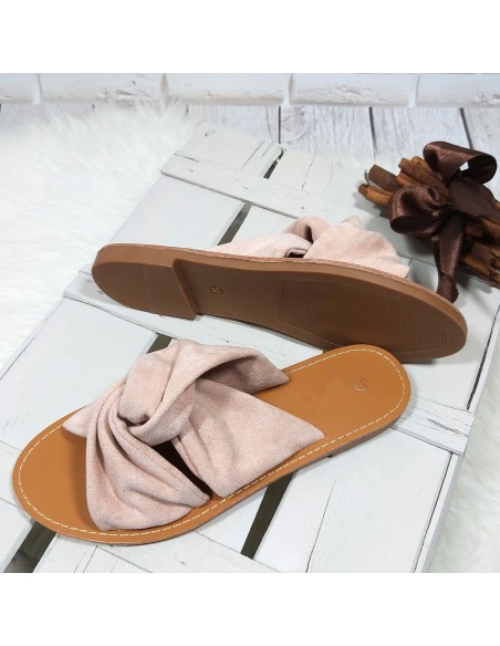 Zamszowe klapki damskie